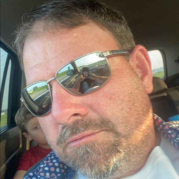 Meet your Posher, Derek - Picture 1 of 1